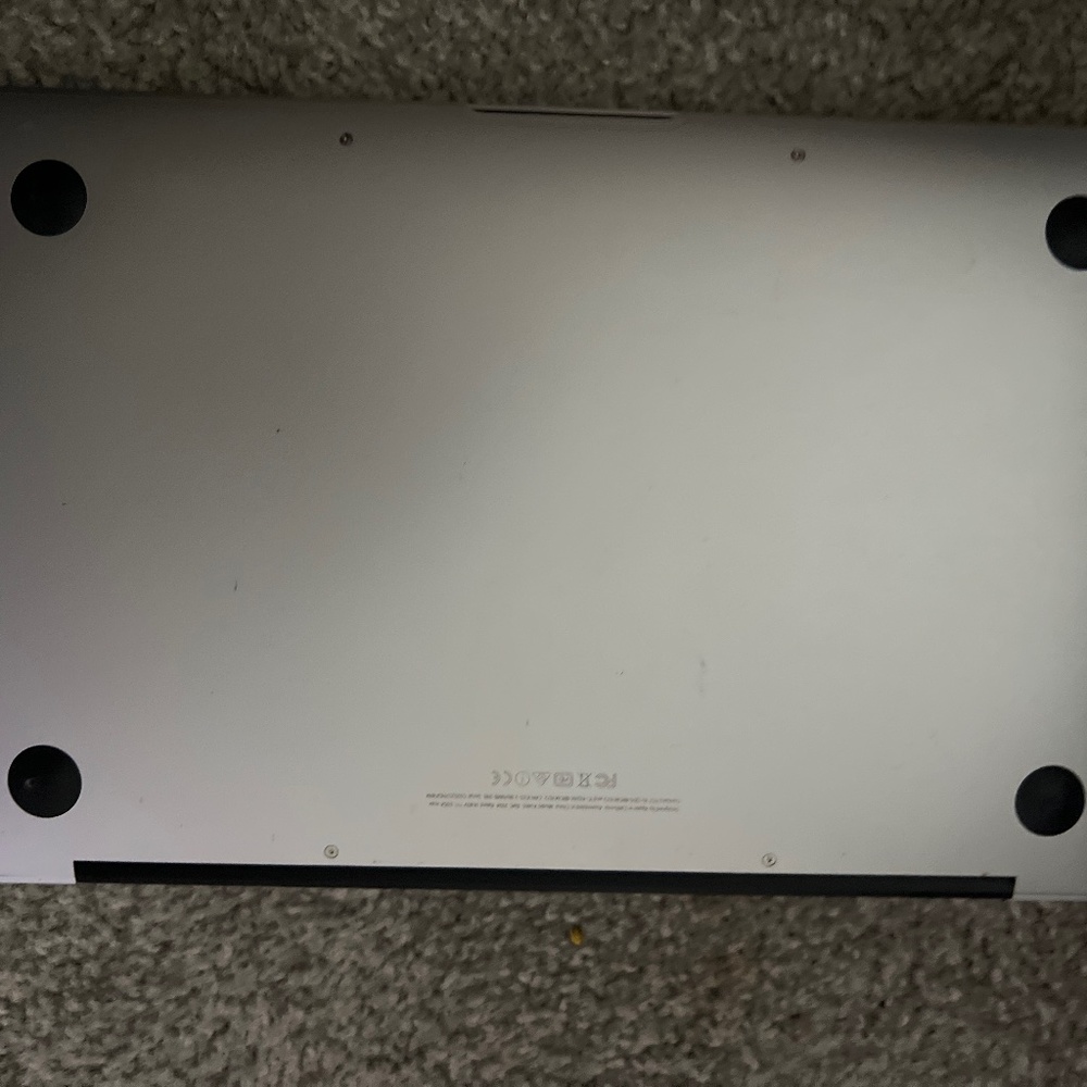 MACBOOK AIR